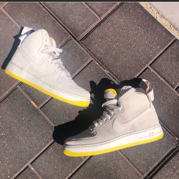 Nike Air Force 1s💛 - Picture 2 of 4